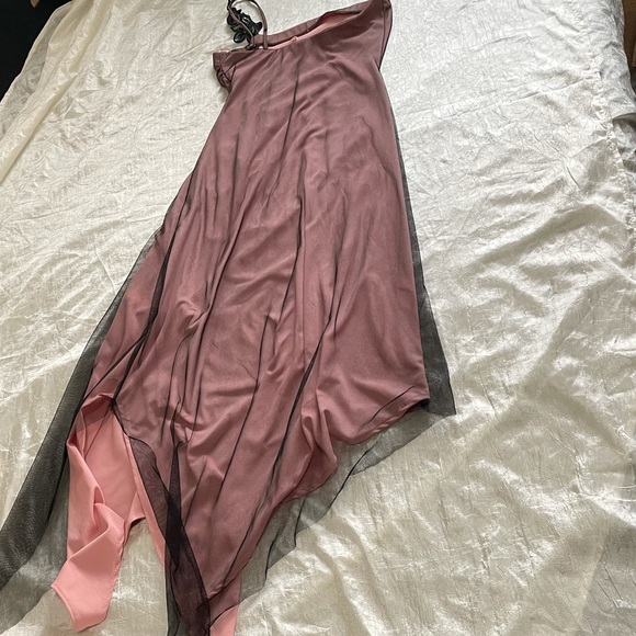 Pink and black one-shoulder asymmetrical formal dress with slit - Picture 3 of 15